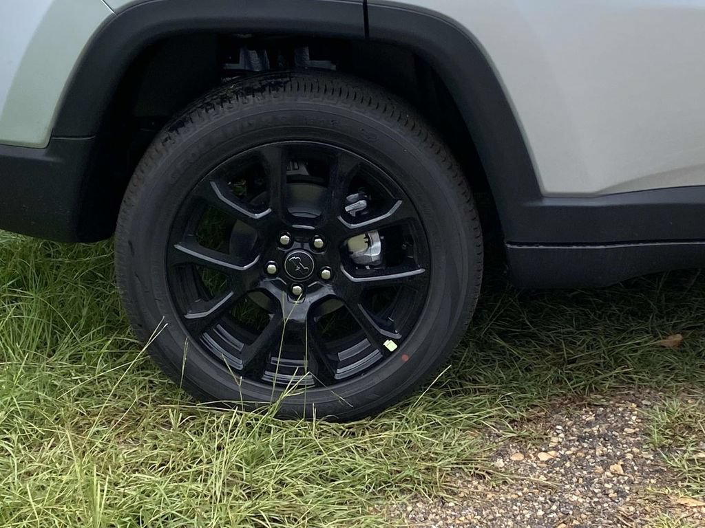 New 2026 Jeep Compass Latitude AWD/4WD image 9