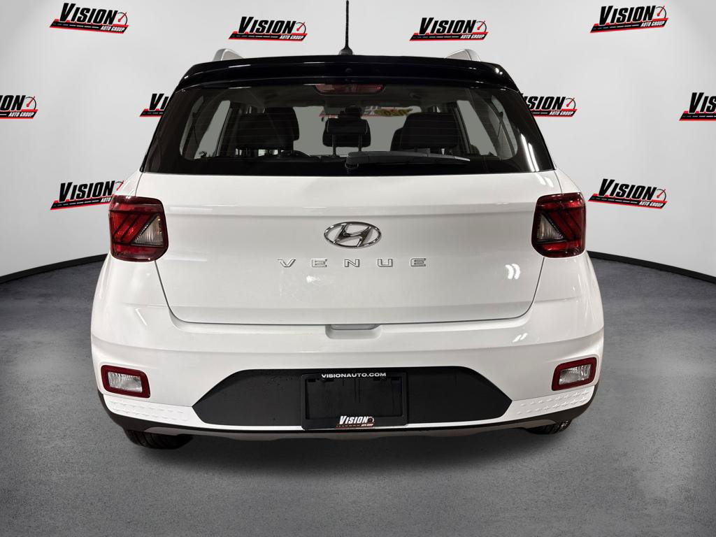New 2026 Hyundai Venue SEL FWD image 4