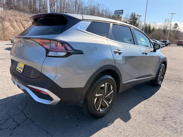 Used 2024 Kia Sportage LX image 11