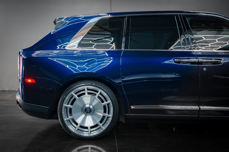 Used 2020 Rolls-Royce Cullinan AWD/4WD image 16