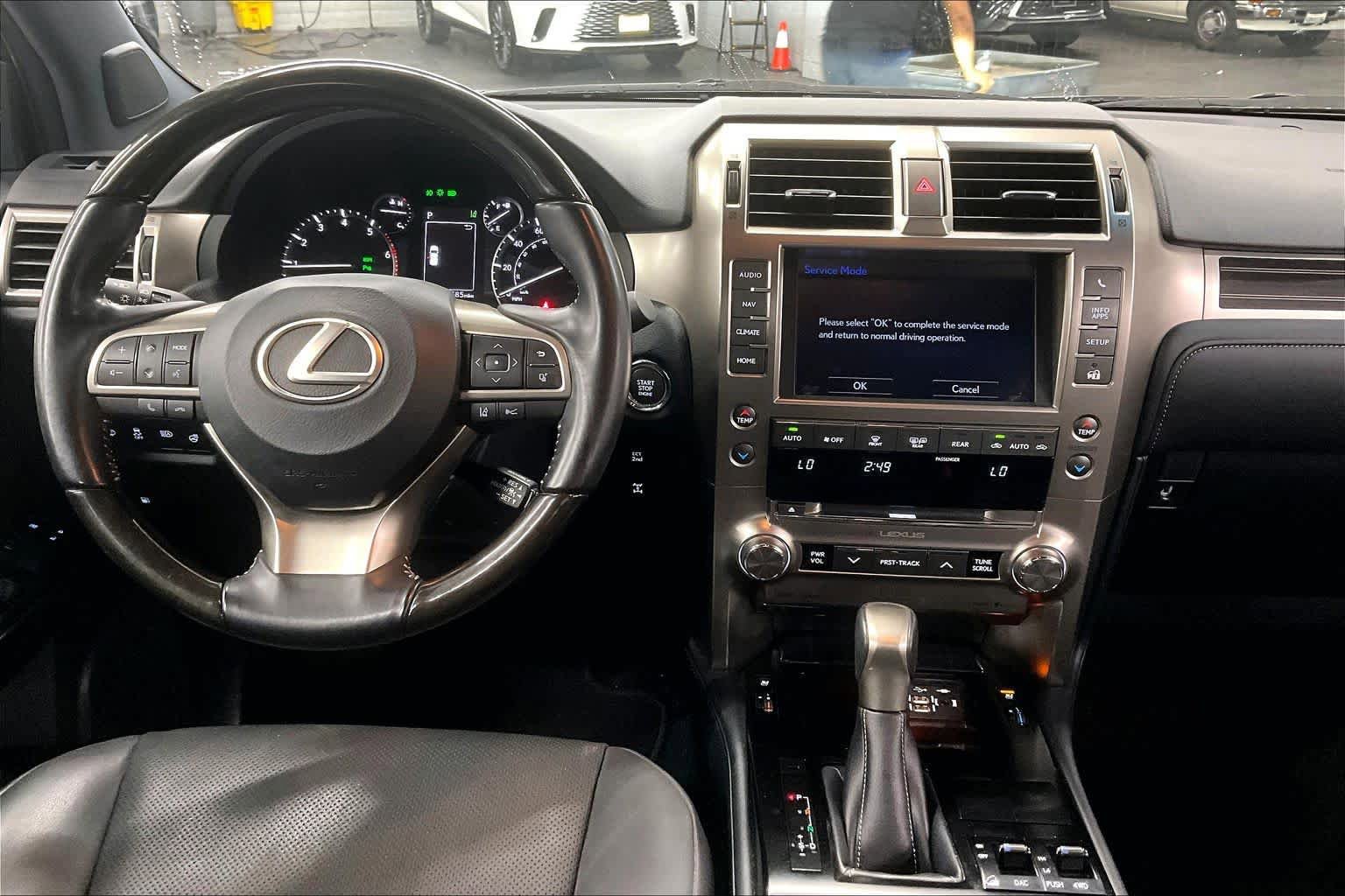 Used 2021 Lexus GX 460 Premium w/ Accessory Package image 16