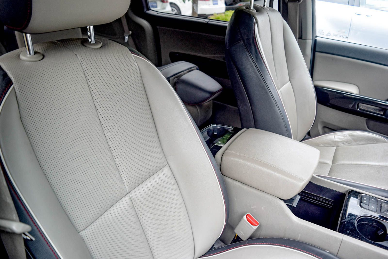 Used 2017 Kia Sedona EX FWD image 10