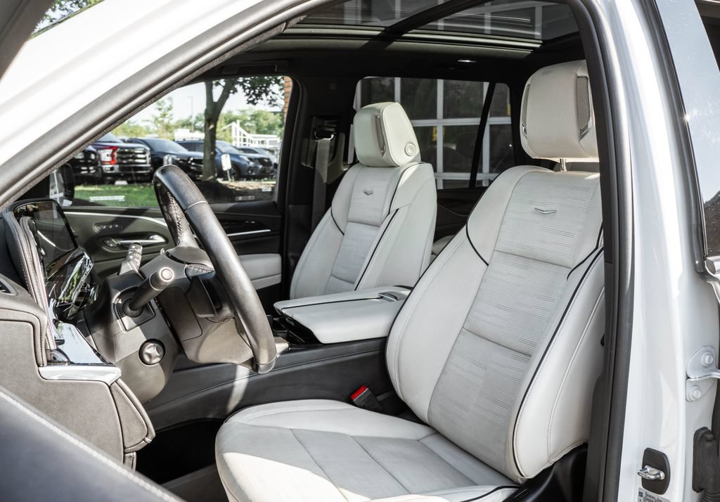 Used 2022 Cadillac Escalade Sport w/ Touring Package AWD/4WD image 6