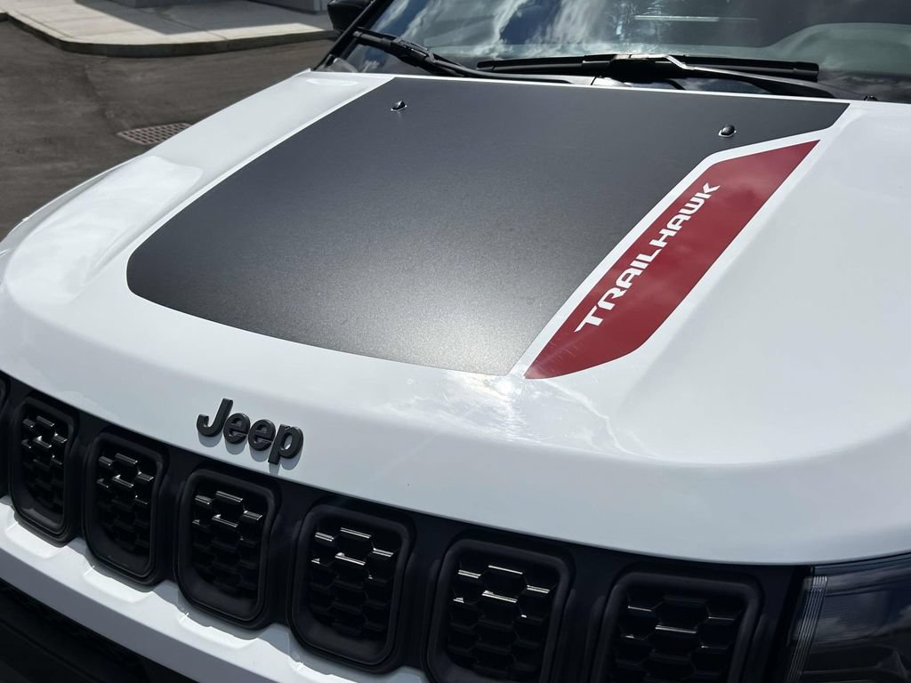 Used 2026 Jeep Compass Trailhawk AWD/4WD image 6