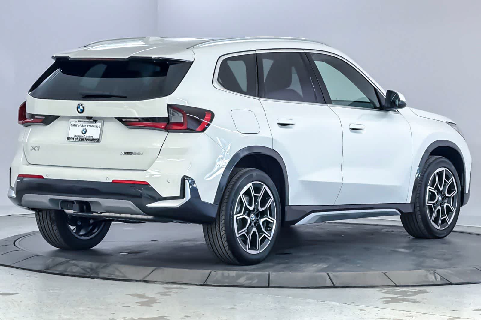 New 2026 BMW X1 xDrive28i w/ Convenience Package AWD/4WD image 2