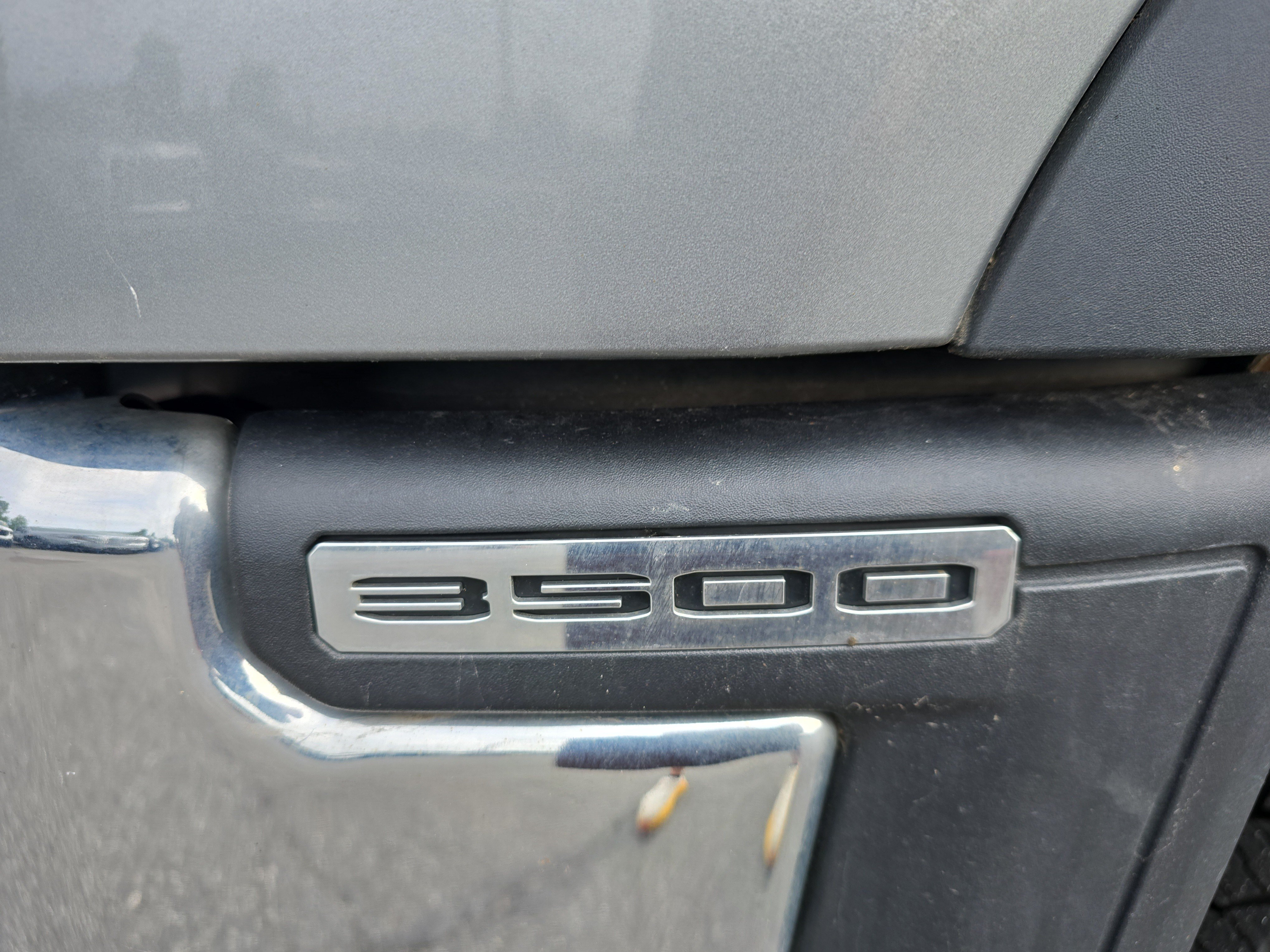 Used 2024 GMC Sierra 3500 SLT w/ SLT Premium Package AWD/4WD image 15