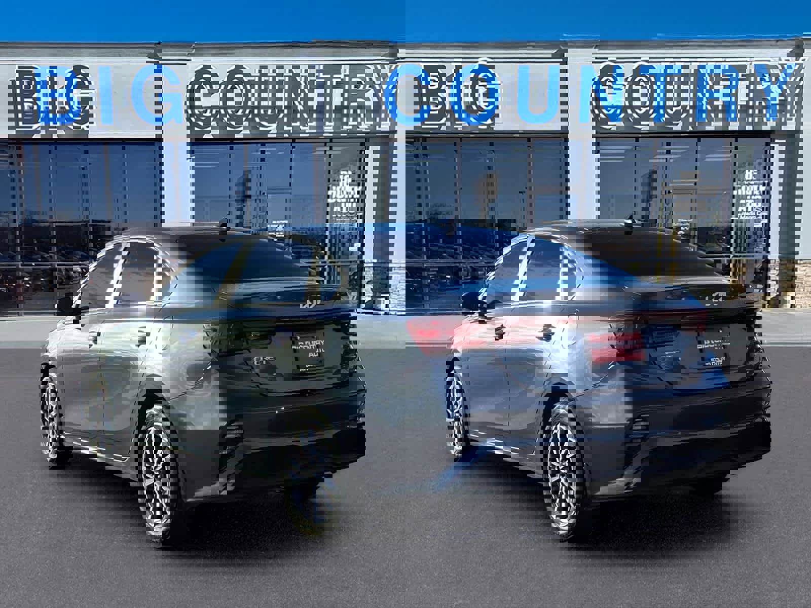 Used 2023 Kia Forte LXS w/ LXS Technology Package image 3