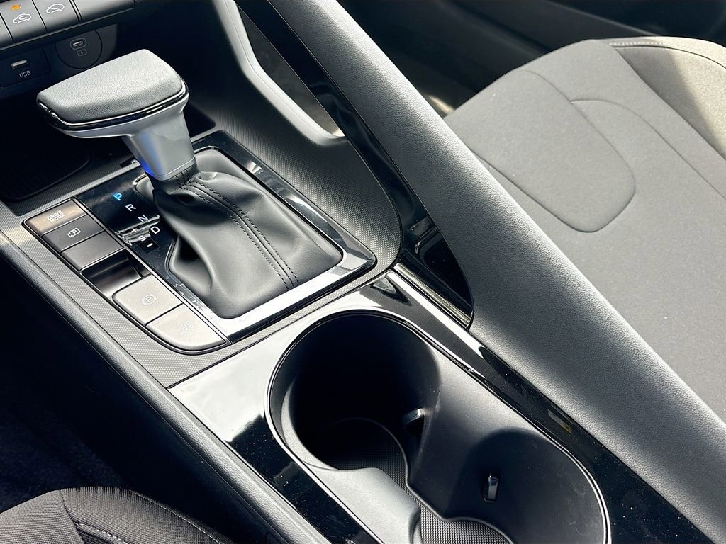 New 2025 Hyundai Elantra SEL image 17