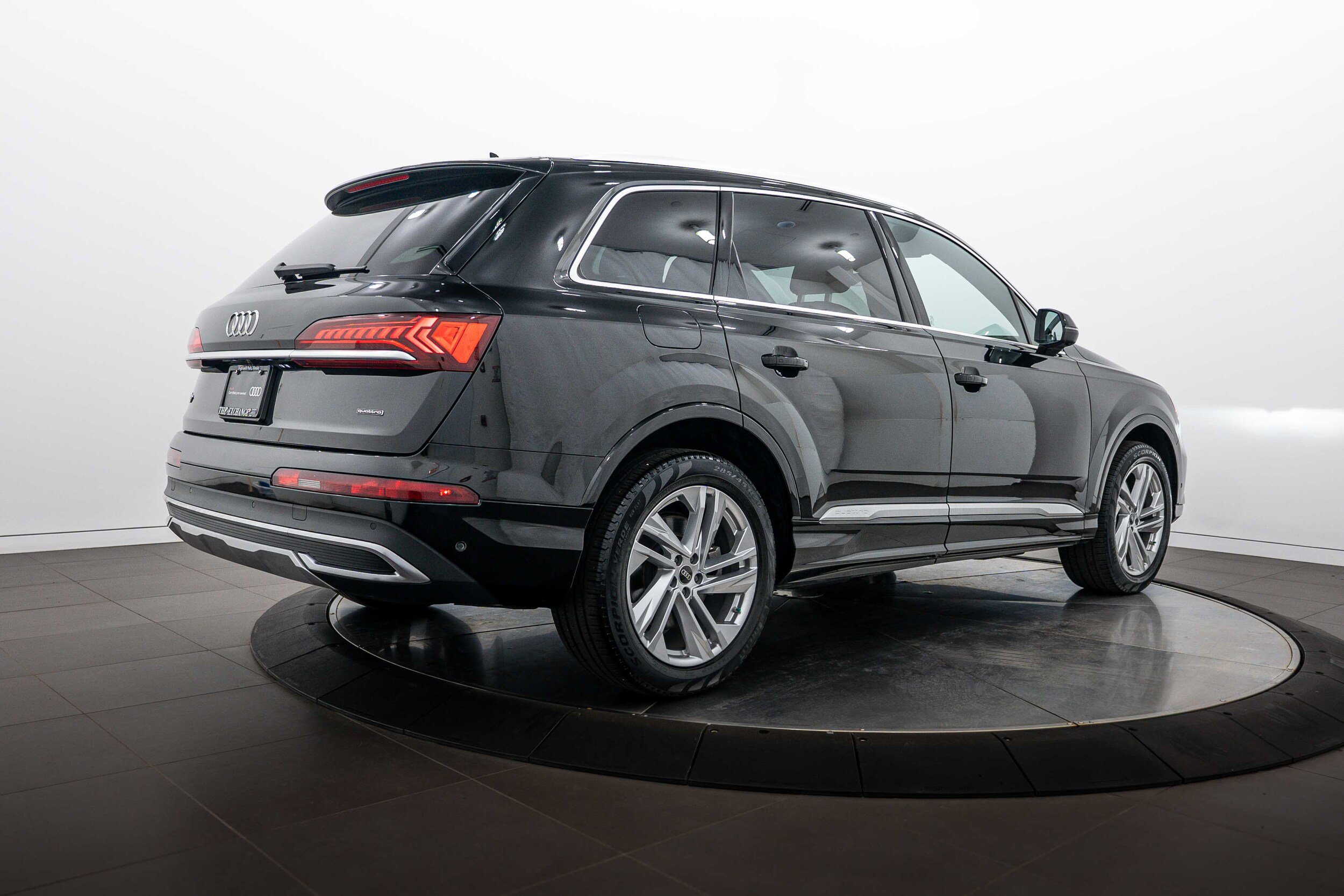 Certified 2023 Audi Q7 2.0T Premium w/ Convenience Package AWD/4WD image 4