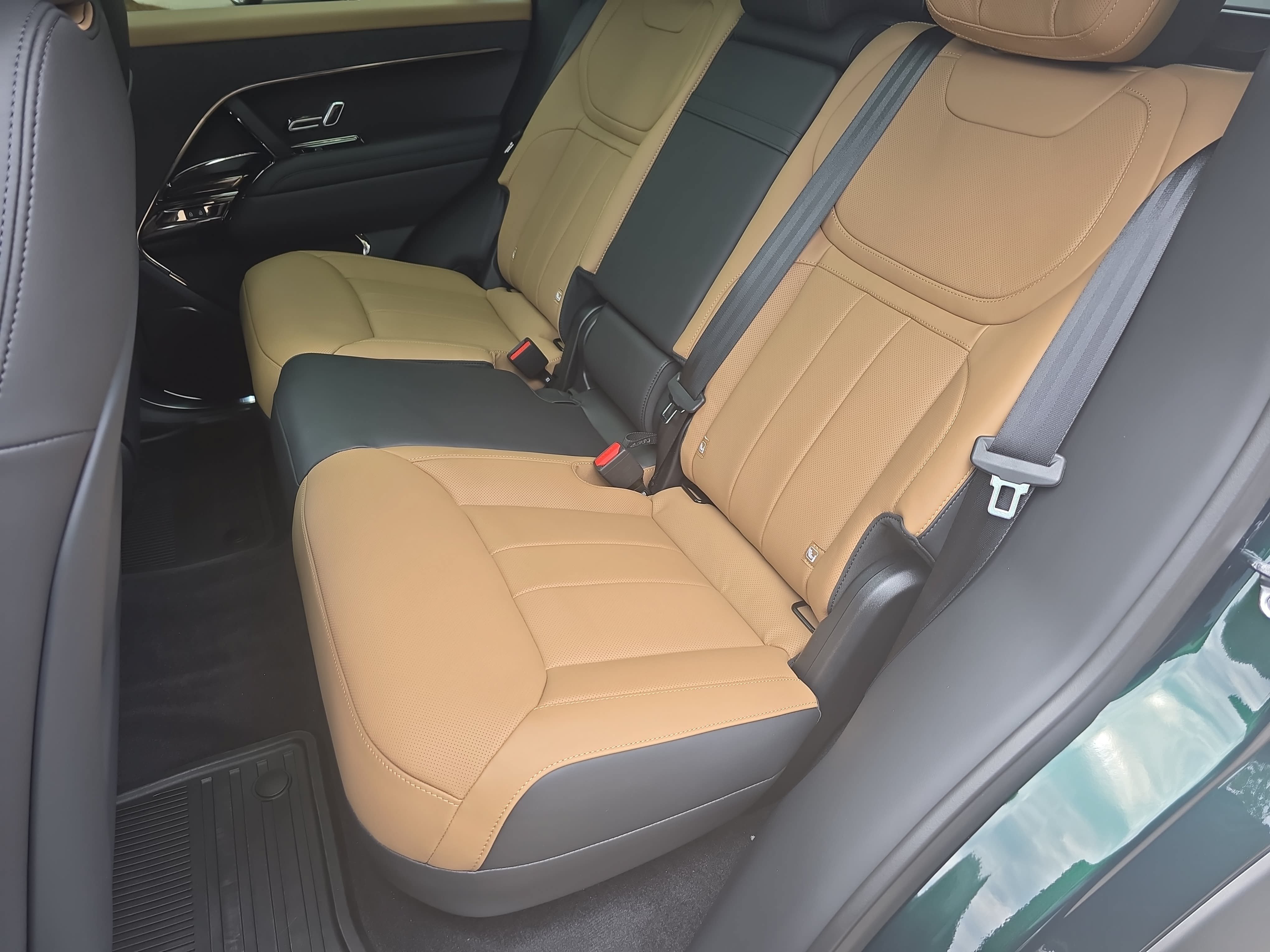 New 2026 Land Rover Range Rover Sport Dynamic SE AWD/4WD image 14