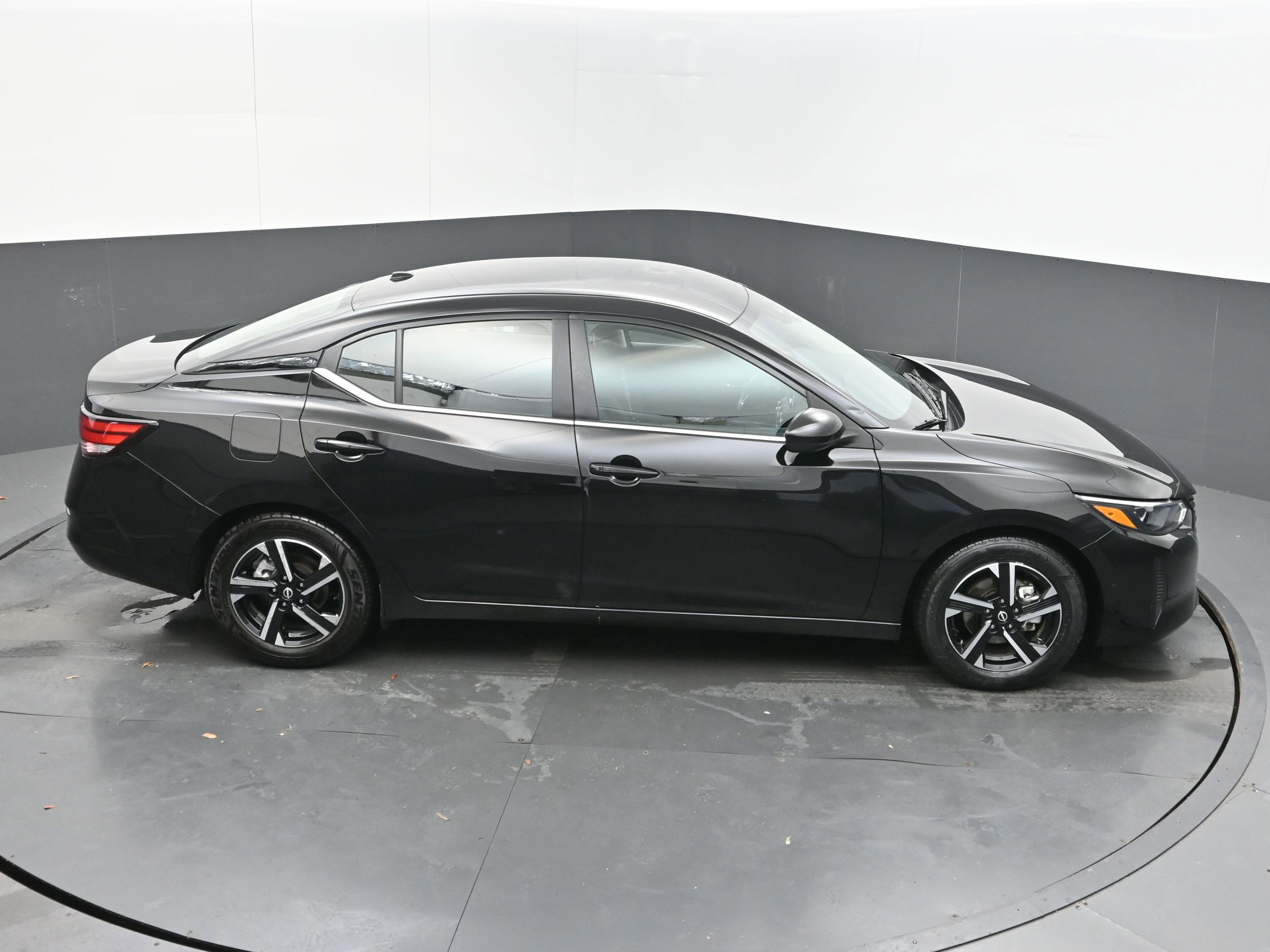 Used 2025 Nissan Sentra SV FWD image 38
