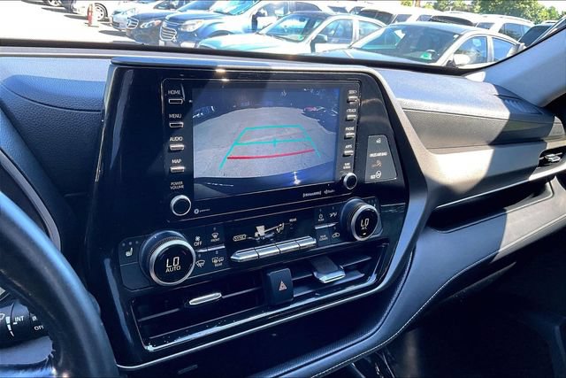 Used 2021 Toyota Highlander XLE FWD image 23