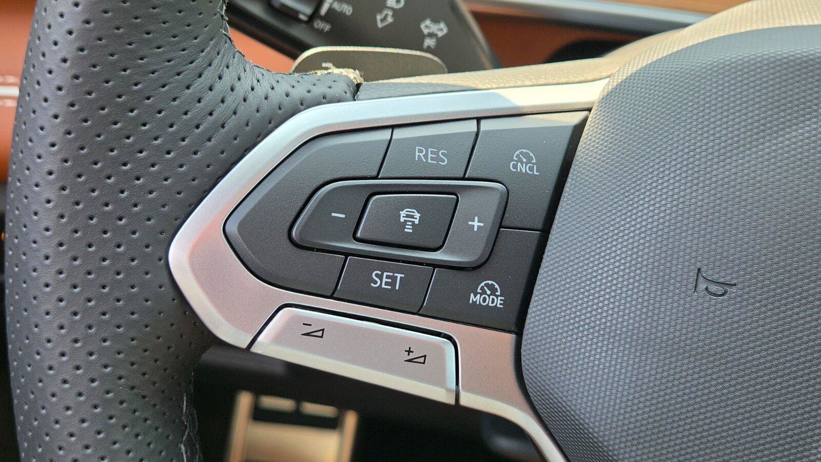 New 2027 Volkswagen Tiguan SEL R-Line AWD/4WD image 24