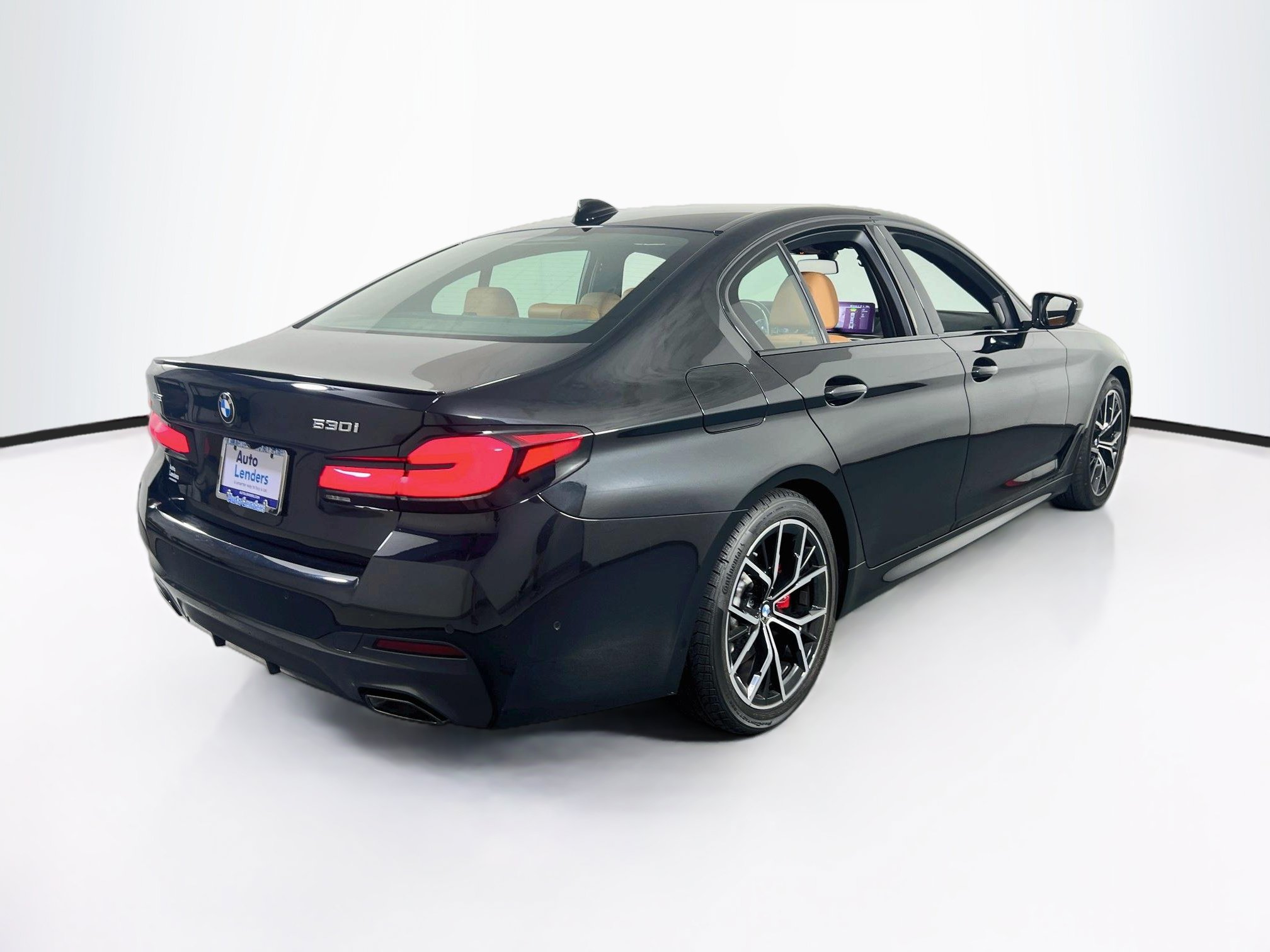 Used 2023 BMW 530i xDrive w/ M Sport Package AWD/4WD image 5