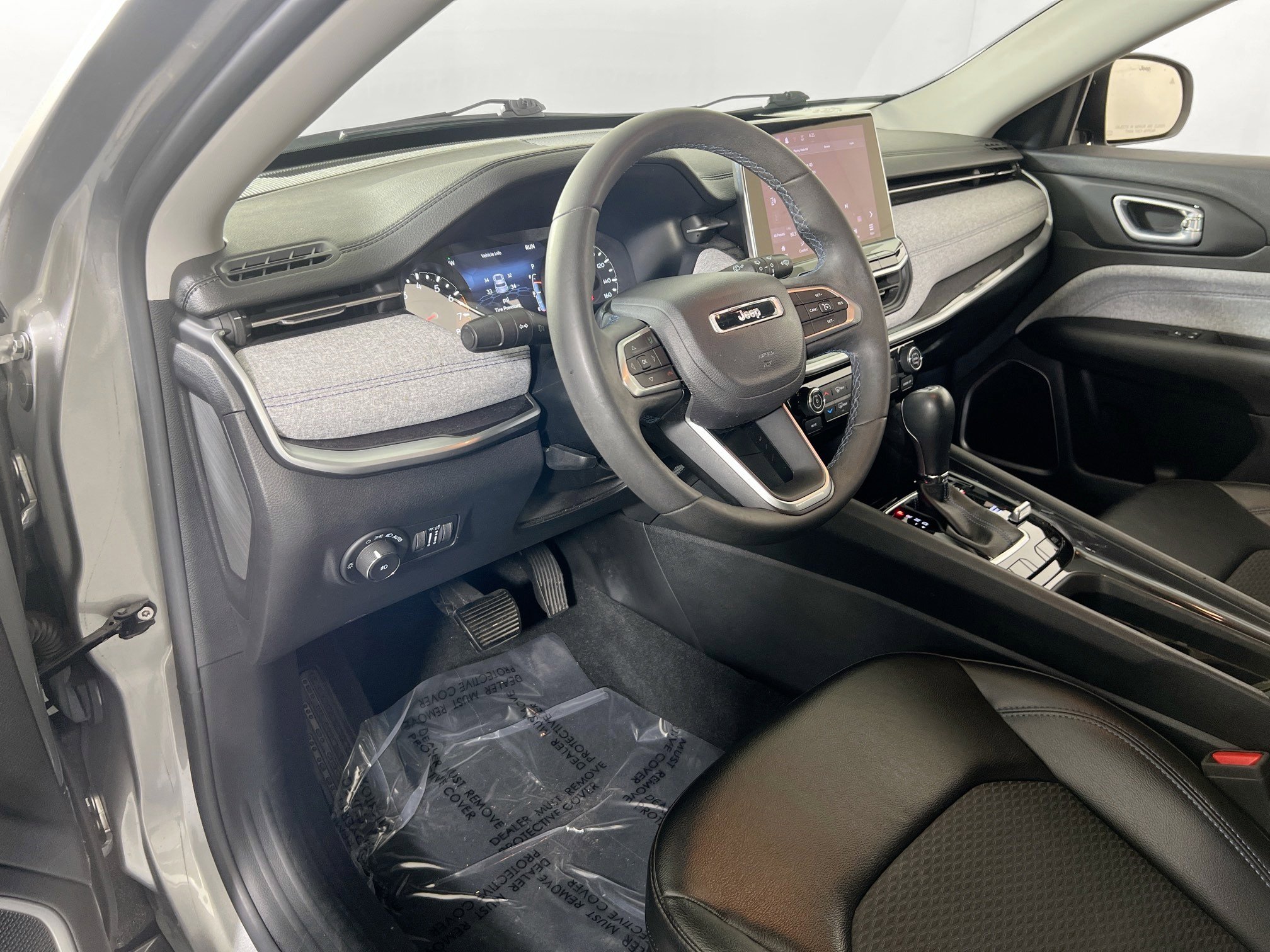 Used 2022 Jeep Compass Latitude image 9