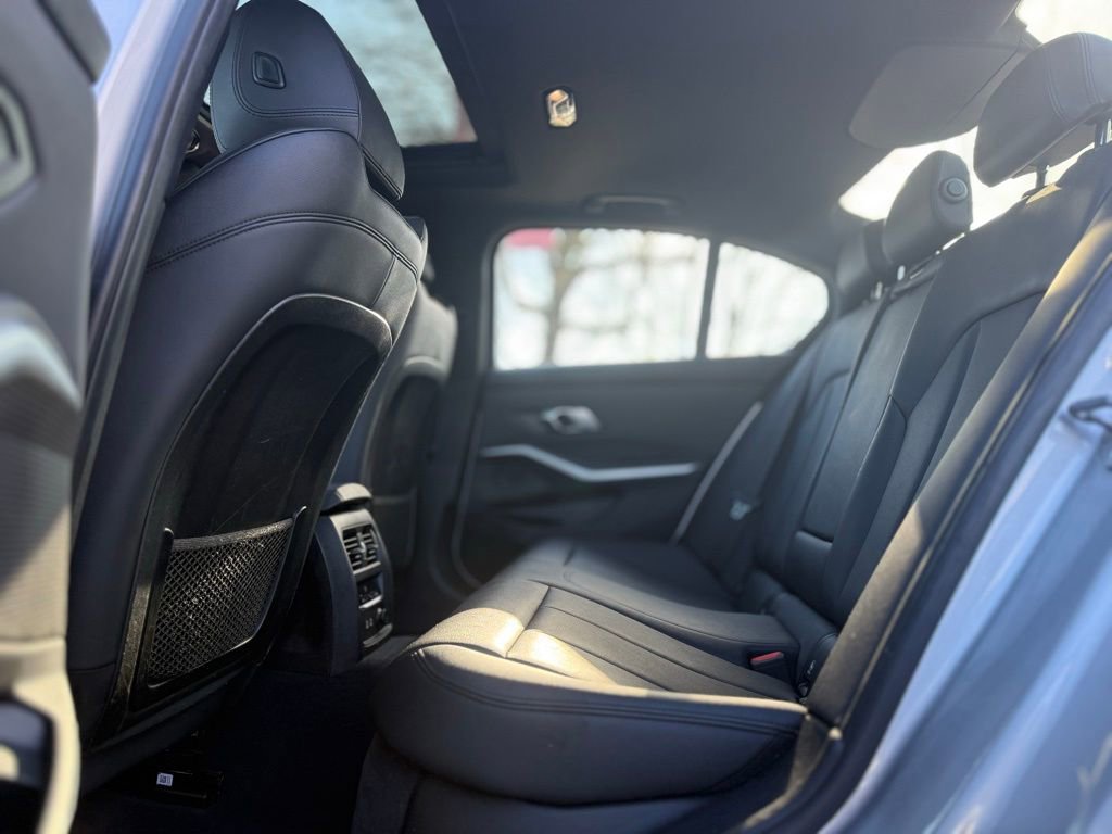 Used 2019 BMW 330i Sedan w/ Premium Package image 16