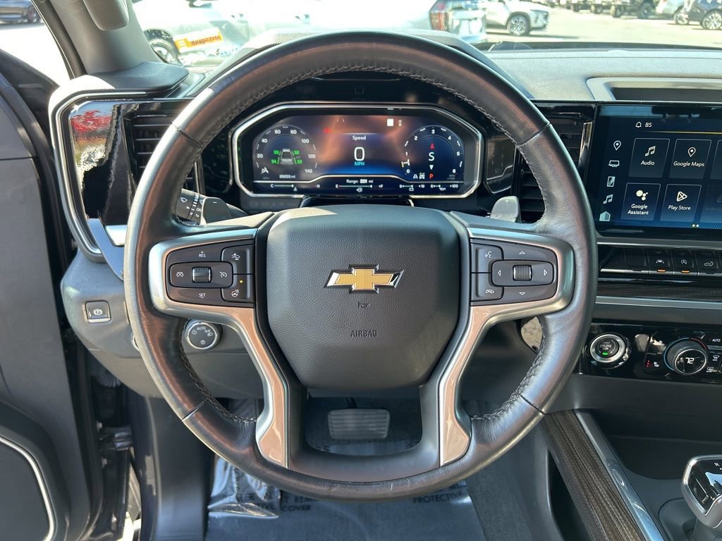Used 2022 Chevrolet Silverado 1500 LT w/ Z71 Off-Road Package AWD/4WD image 23