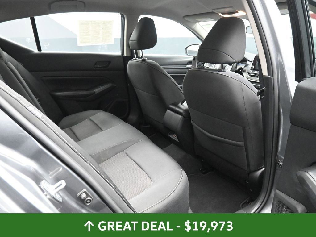 Used 2024 Nissan Altima 2.5 SV image 25