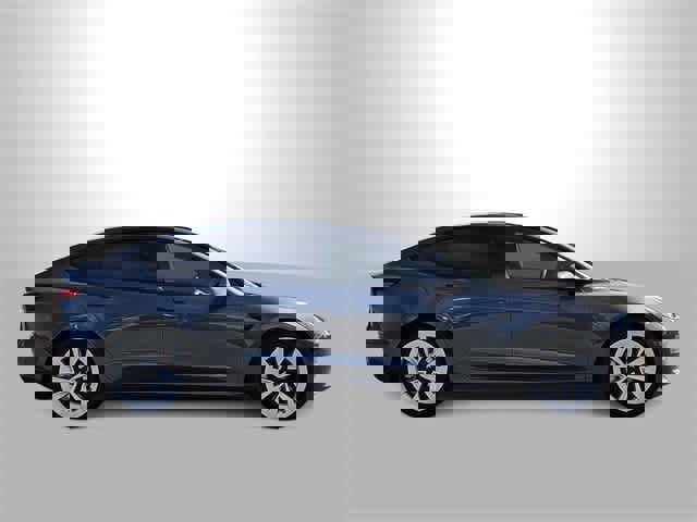 Used 2023 Tesla Model 3 Standard Range image 9