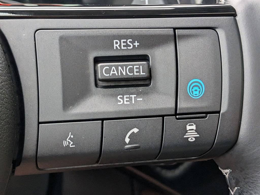 Used 2025 Nissan Pathfinder Platinum AWD/4WD image 15
