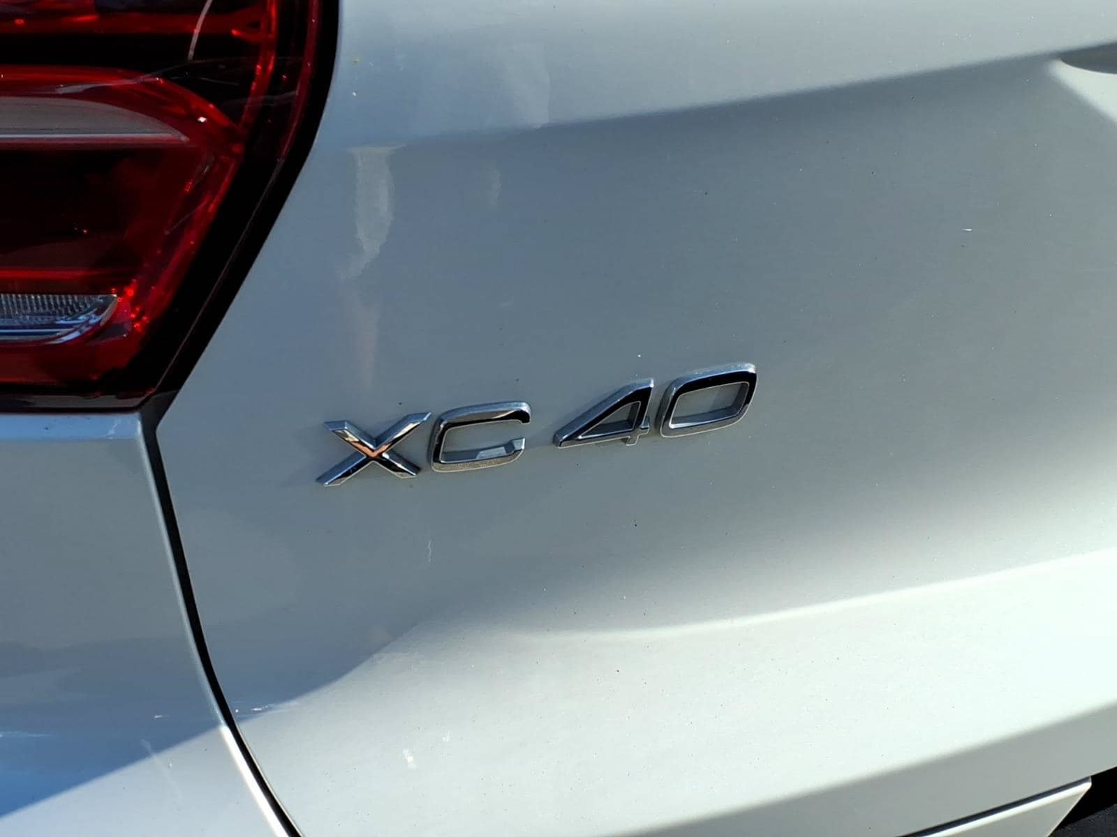 Used 2019 Volvo XC40 T4 Inscription FWD image 28