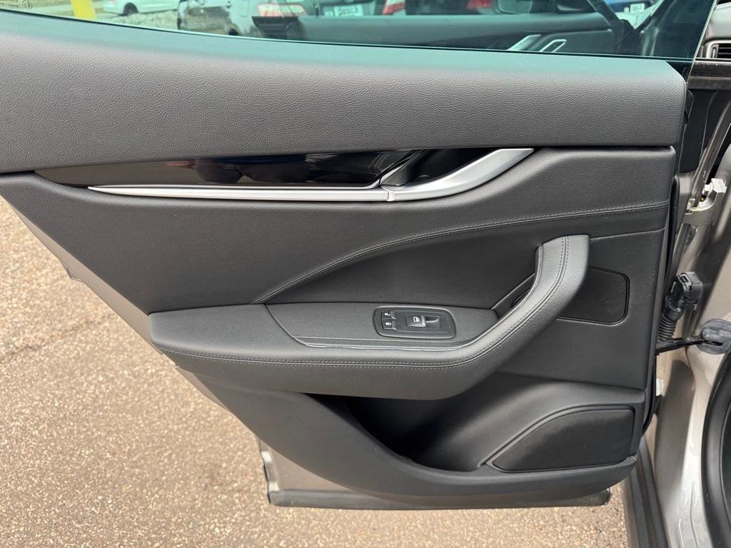 Used 2019 Maserati Levante image 24