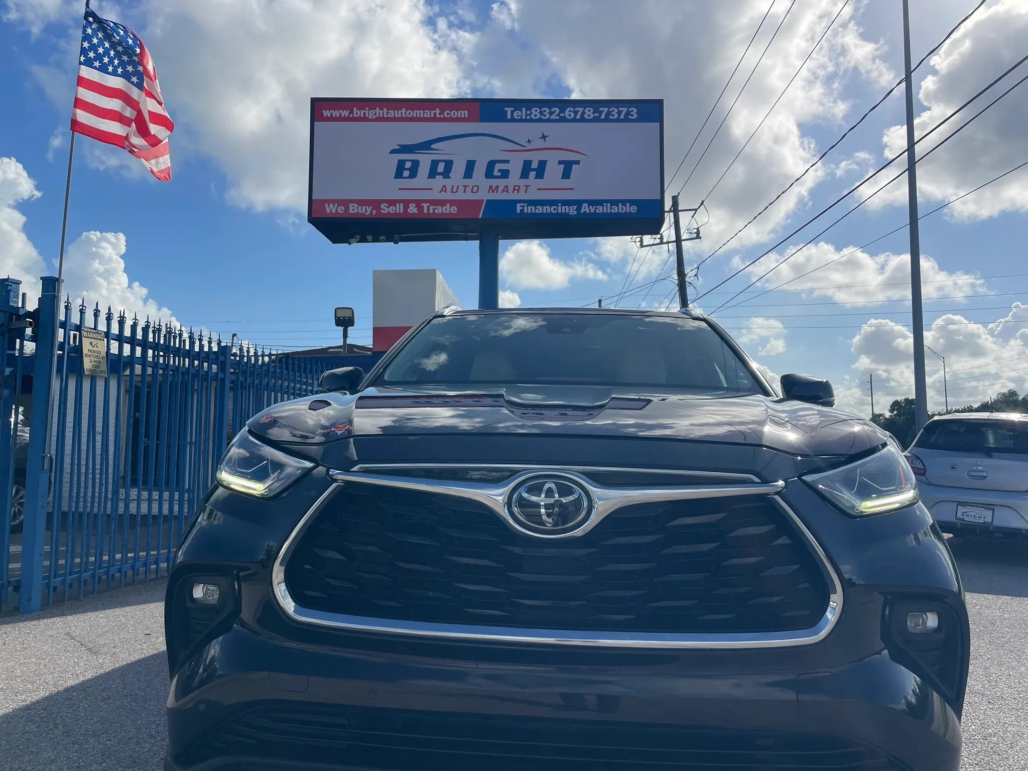 Used 2020 Toyota Highlander Limited FWD image 1