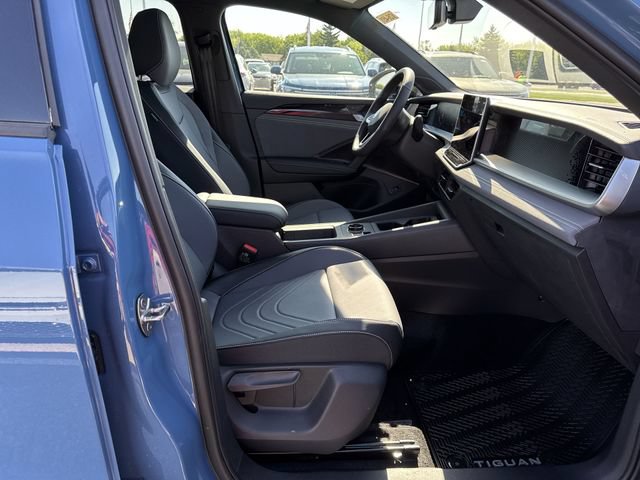 New 2026 Volkswagen Tiguan SE R-Line AWD/4WD image 28