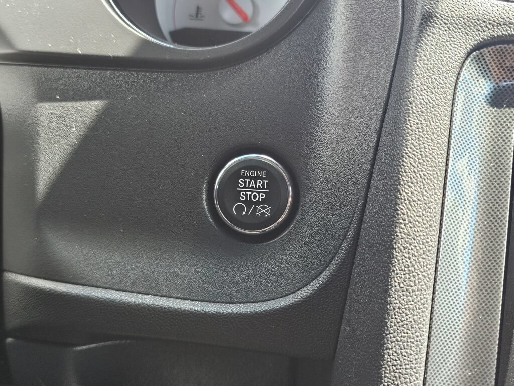 Used 2013 Dodge Challenger SXT RWD image 22