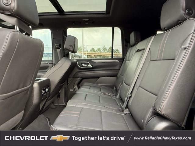 Used 2023 Chevrolet Suburban RST AWD/4WD image 34
