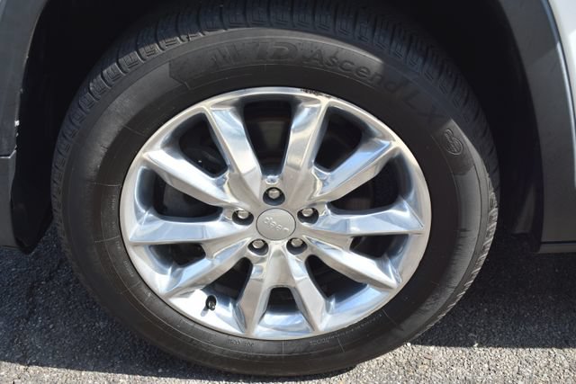 Used 2017 Jeep Cherokee Limited AWD/4WD image 53