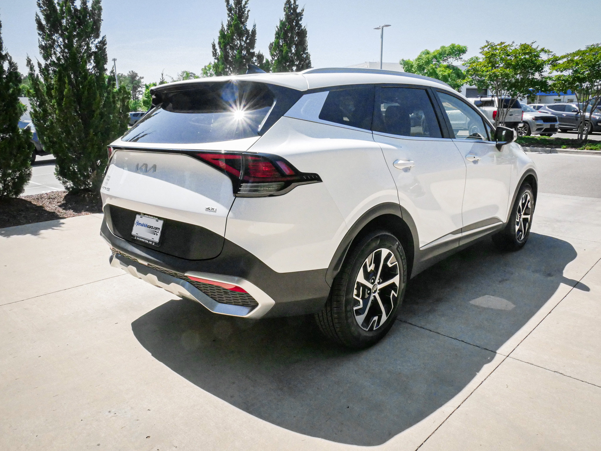 Used 2023 Kia Sportage EX AWD/4WD image 10