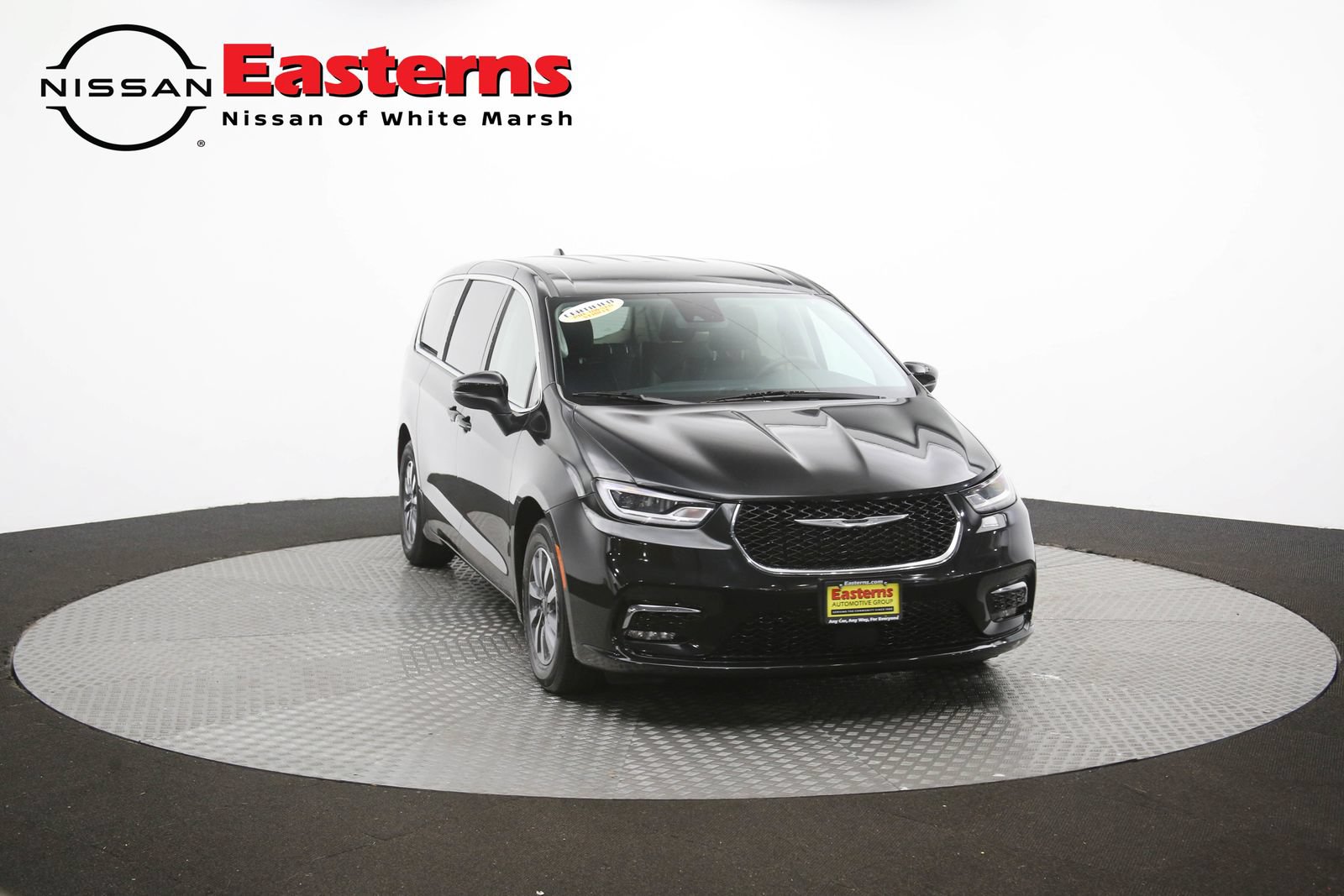 Used 2023 Chrysler Pacifica Touring-L FWD image 53