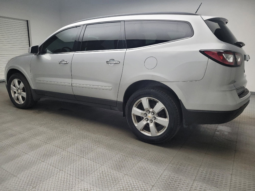 Used 2017 Chevrolet Traverse LT w/ Style and Technology Package image 3