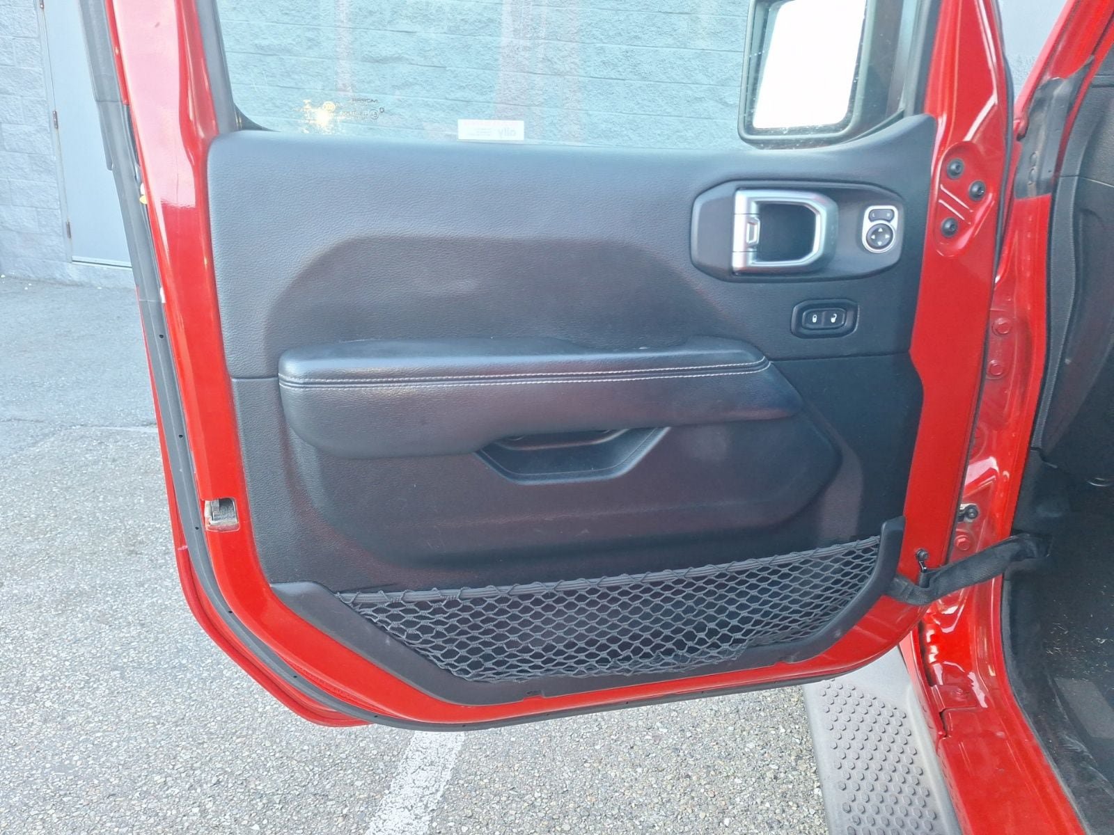 Used 2020 Jeep Wrangler Unlimited Sahara AWD/4WD image 12