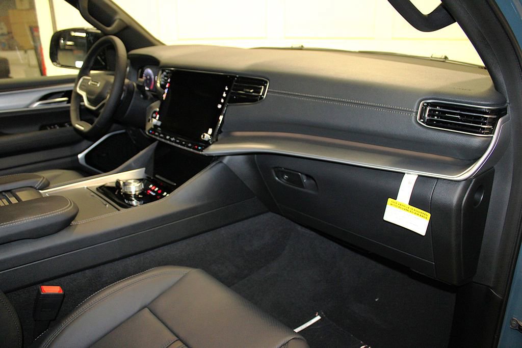 New 2026 Jeep Grand Wagoneer L Limited AWD/4WD image 34