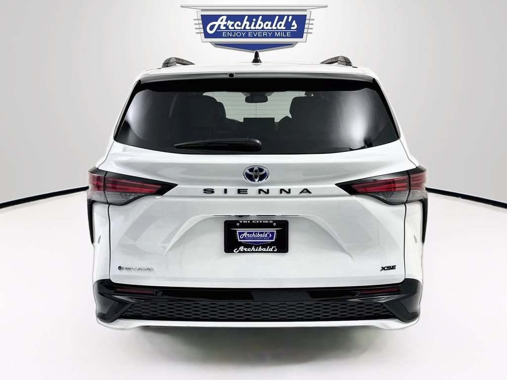 Used 2025 Toyota Sienna XSE AWD/4WD image 7