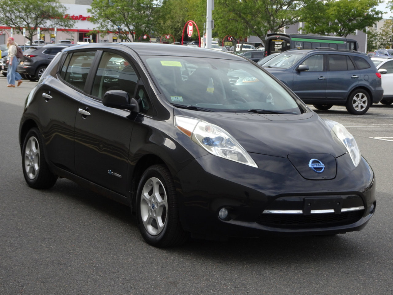 Used 2014 Nissan Leaf SV w/ LED & Quick Charge Package image 3