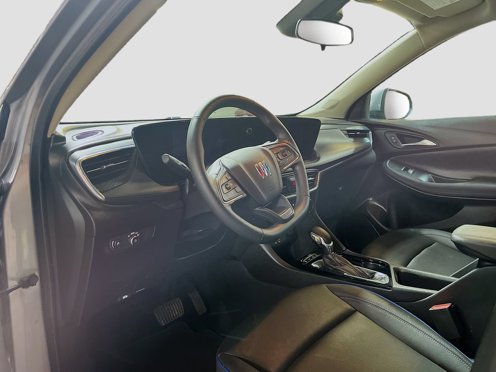 Used 2025 Buick Encore GX Sport Touring AWD/4WD image 9