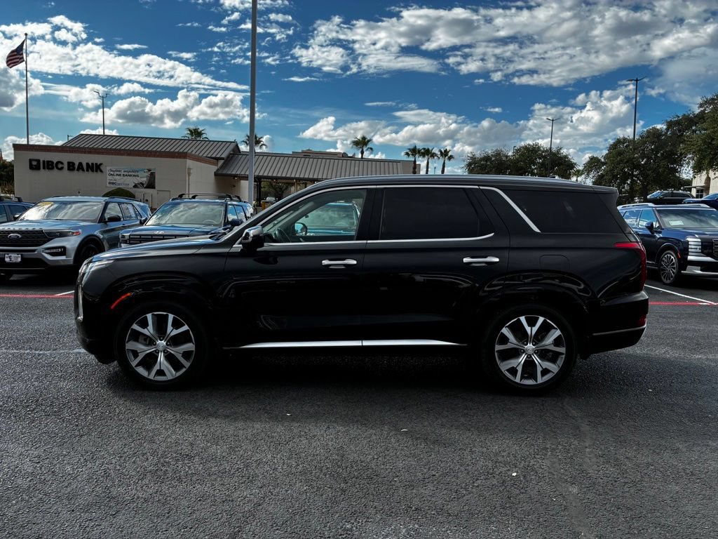 Used 2022 Hyundai Palisade Limited FWD image 2
