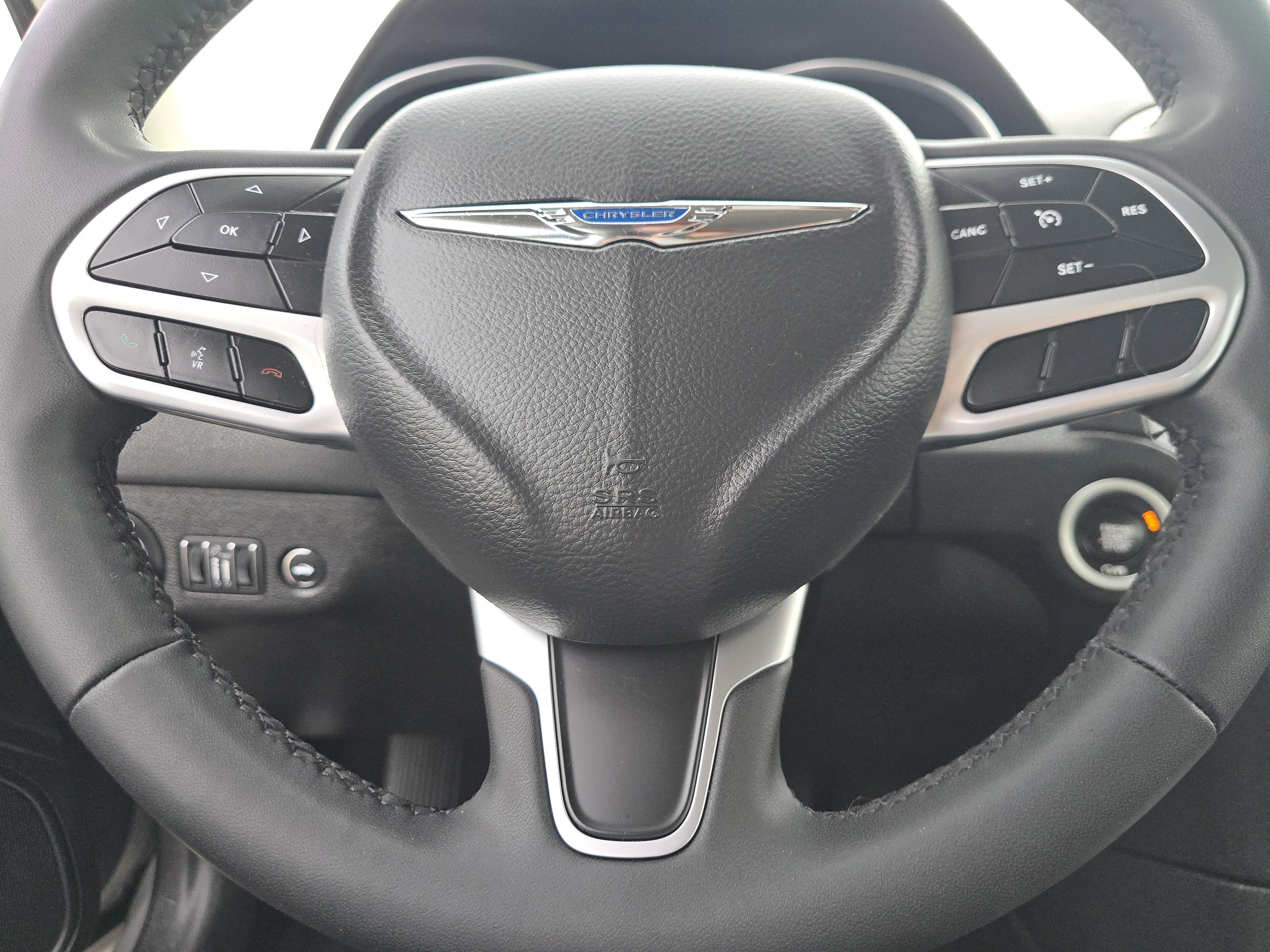 Used 2023 Chrysler 300 Touring w/ Sport Appearance Package RWD image 19