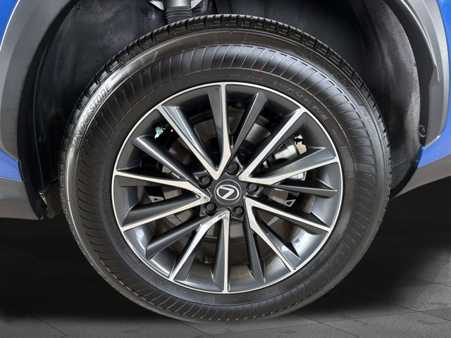 Certified 2025 Lexus NX 250 FWD w/ Towing Package (2000 Lbs) image 24