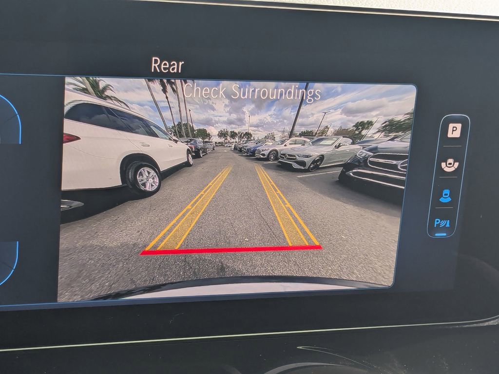 Used 2024 Mercedes-Benz GLB 250 4MATIC image 9