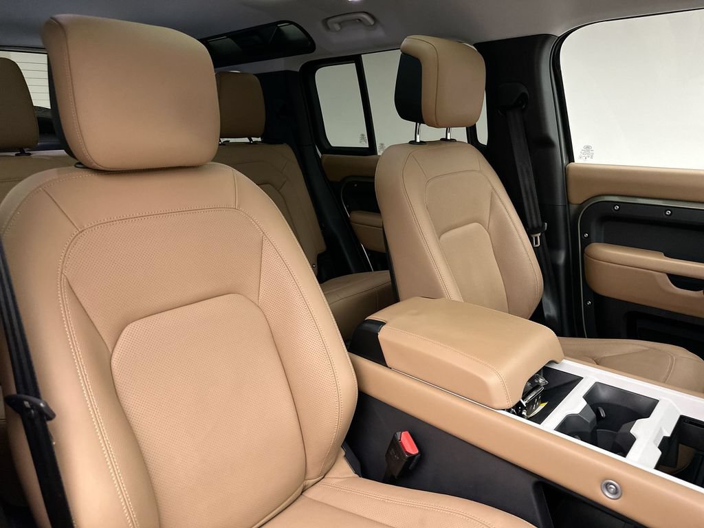 Certified 2025 Land Rover Defender 110 S AWD/4WD image 18