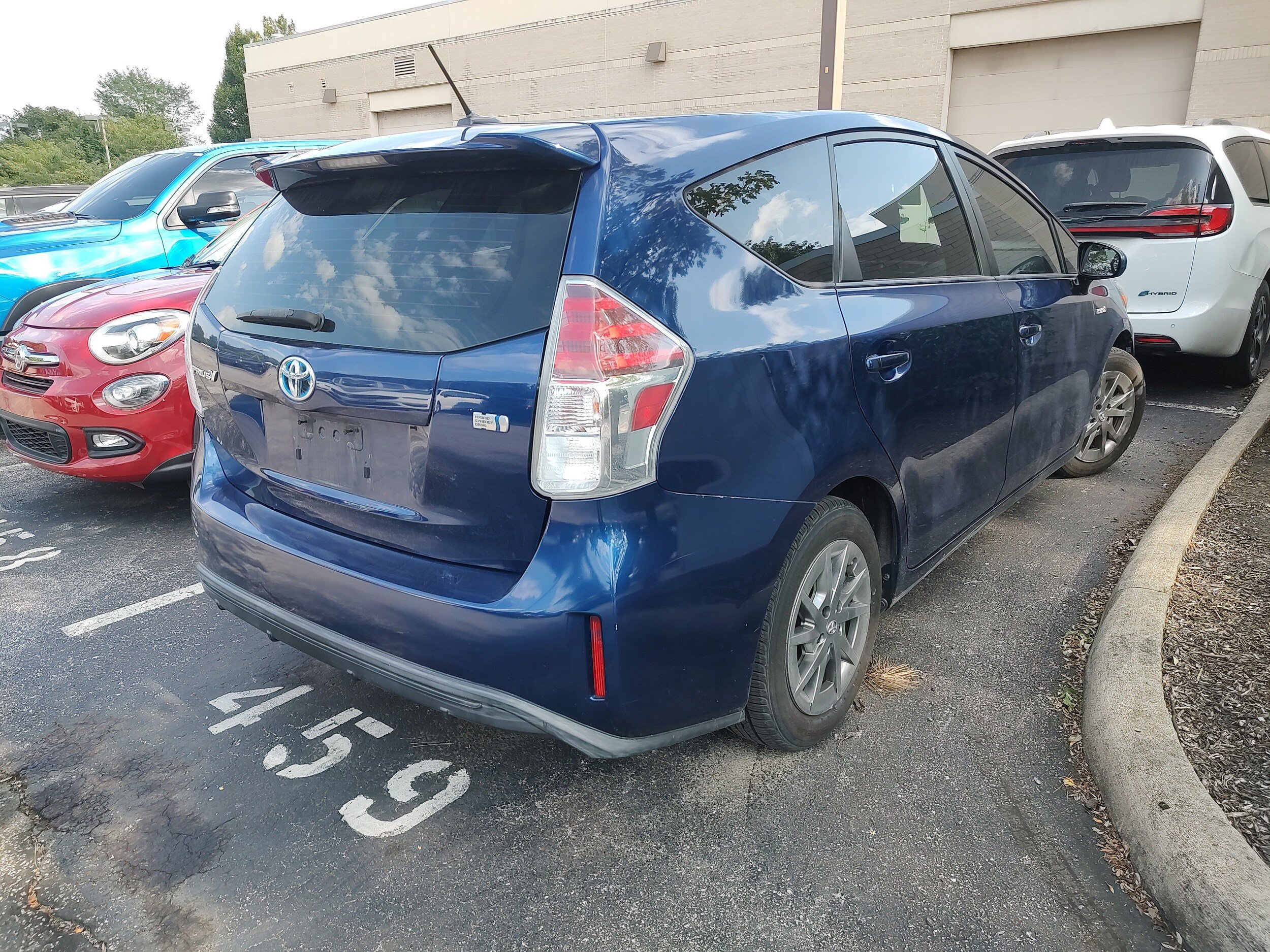 Used 2017 Toyota Prius V Three w/ Carpet Mat Package FWD image 3