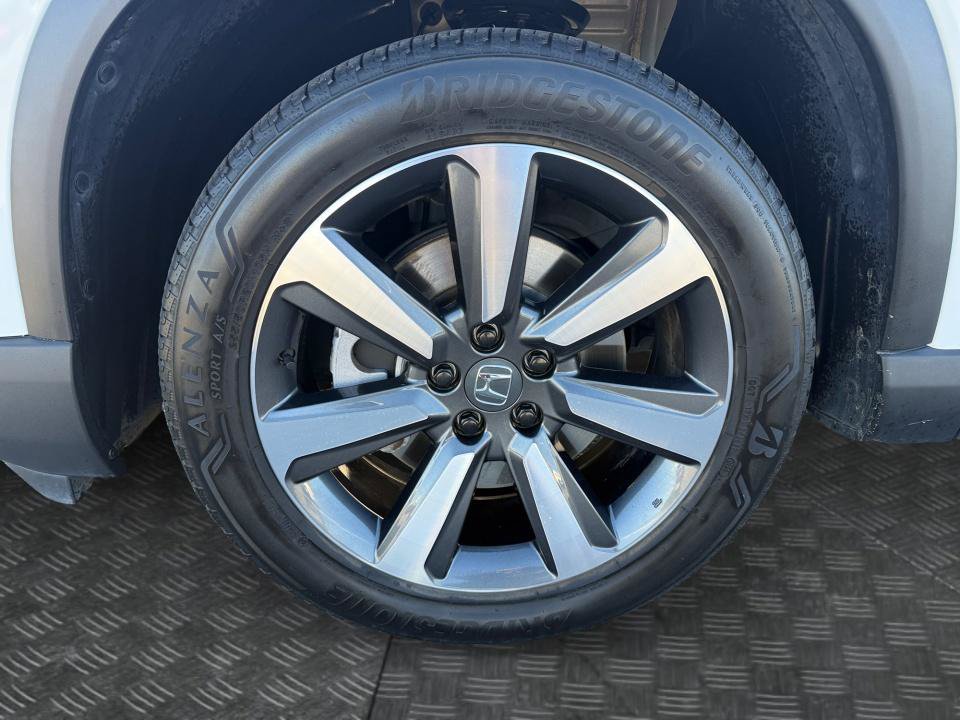 Certified 2025 Honda Pilot Touring image 31