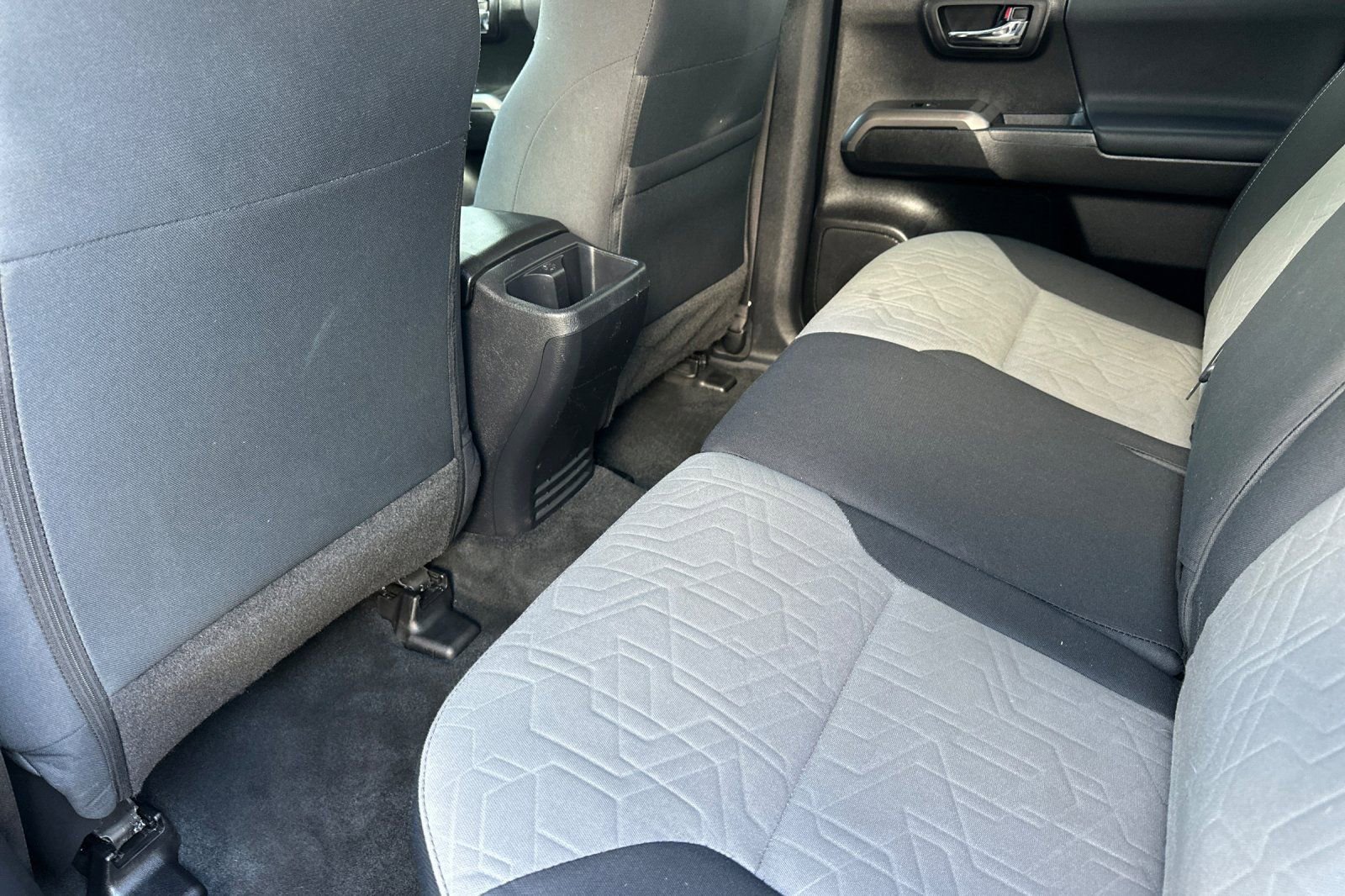 Used 2022 Toyota Tacoma TRD Sport w/ Technology Package RWD image 12