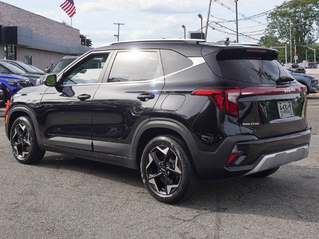 Used 2024 Kia Seltos EX AWD/4WD image 10