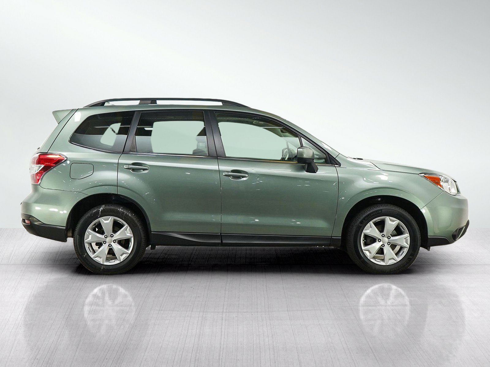 Used 2016 Subaru Forester 2.5i Limited AWD/4WD image 6