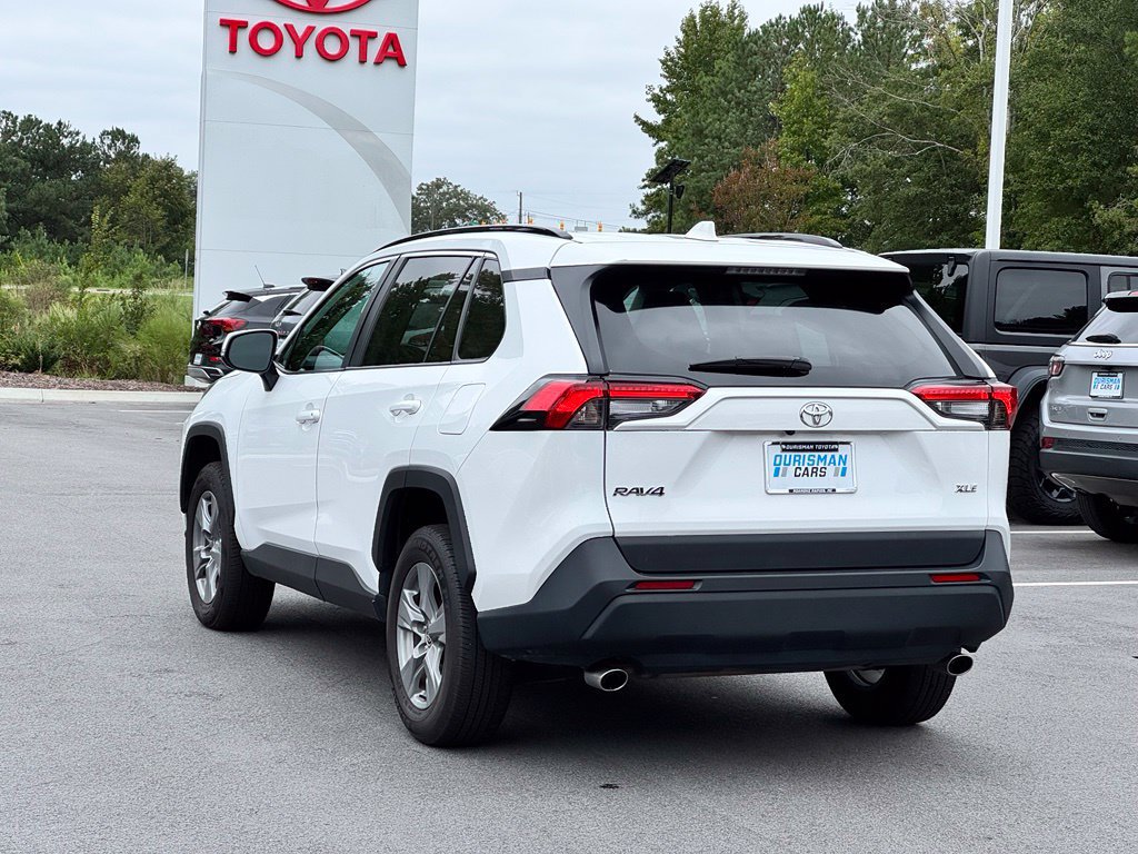 Used 2025 Toyota RAV4 XLE FWD image 7